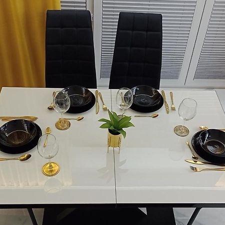 Plaza Tower Apartament, Sauna, Targi Kielce Bagian luar foto