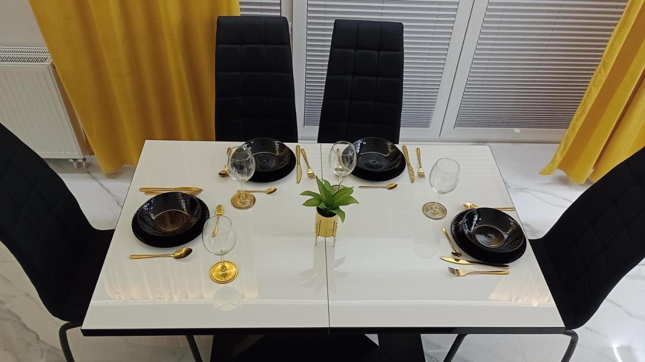 Plaza Tower Apartament, Sauna, Targi Kielce Bagian luar foto